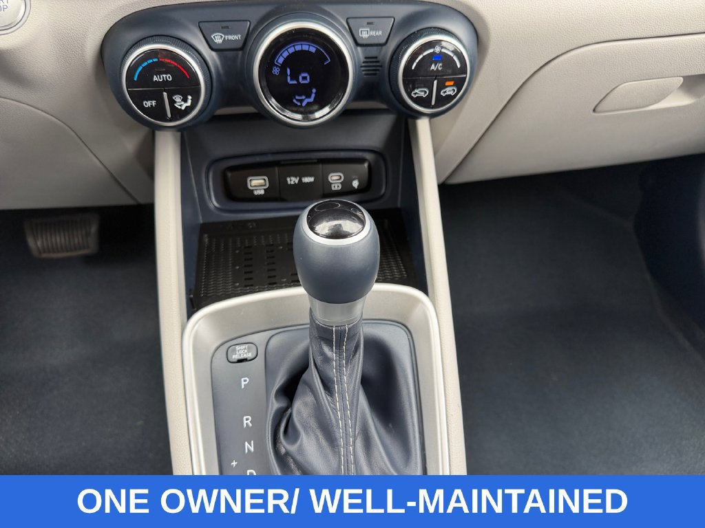 Used 2023 Hyundai Venue Limited FWD image 11