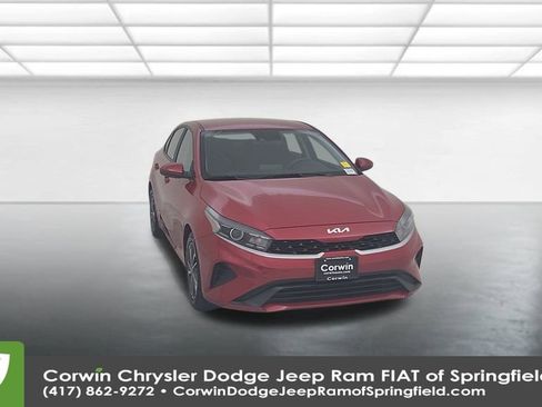 Used 2024 Kia Forte LXS image 4