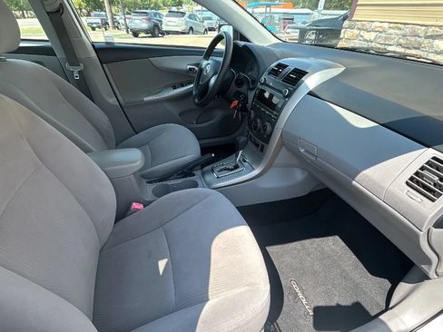 Used 2011 Toyota Corolla LE FWD image 19