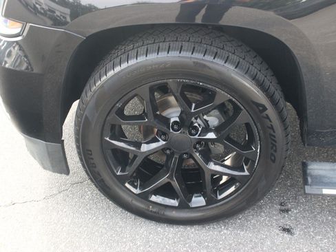 Used 2020 Chevrolet Suburban Premier w/ Premier Plus Edition AWD/4WD image 42