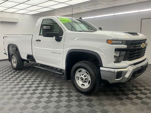 Used 2025 Chevrolet Silverado 2500 W/T w/ WT Convenience Package AWD/4WD image 3