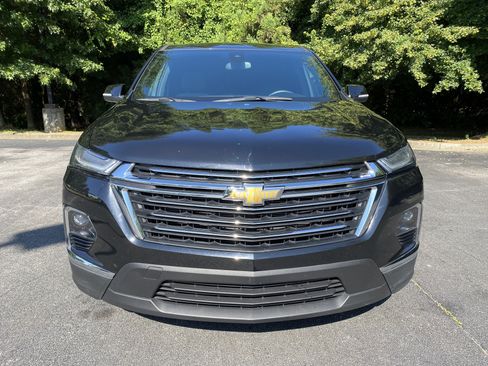 Used 2023 Chevrolet Traverse LT FWD image 3