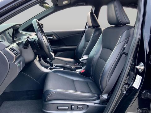 Used 2016 Honda Accord Sport image 8