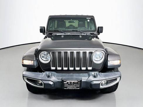 Used 2019 Jeep Wrangler Unlimited Sahara AWD/4WD image 2
