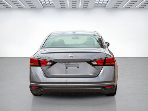 Used 2025 Nissan Altima 2.5 SV FWD image 7