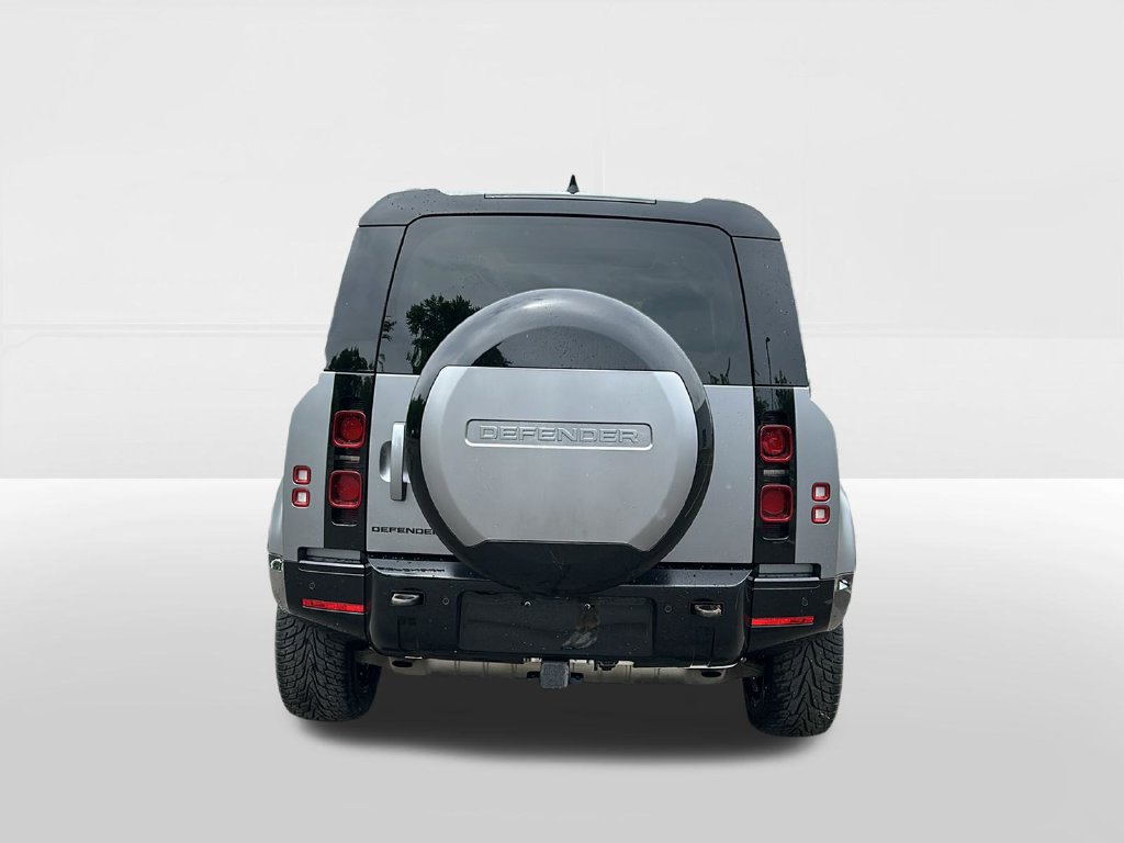 Used 2024 Land Rover Defender 110 X-Dynamic SE AWD/4WD image 5