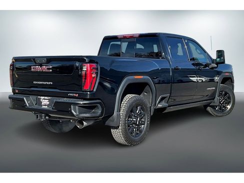 Used 2024 GMC Sierra 2500 AT4 w/ AT4 Premium Plus Package image 6