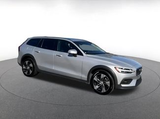 Used 2025 Volvo V60 B5 Cross Country Plus video 2
