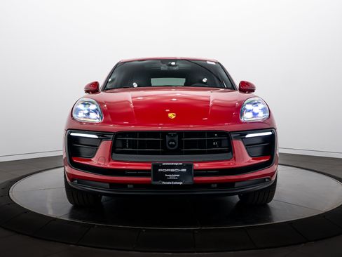 Certified 2026 Porsche Macan AWD/4WD image 10