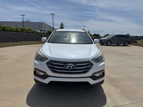 Used 2017 Hyundai Santa Fe Sport FWD image 2
