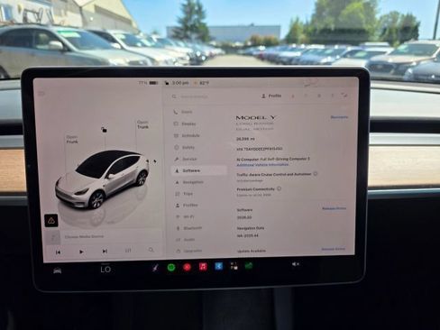 Used 2023 Tesla Model Y Long Range AWD/4WD image 49