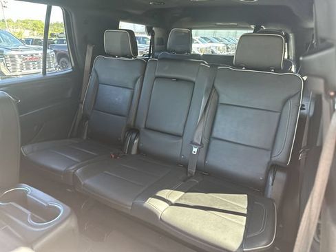 Used 2024 GMC Yukon SLT AWD/4WD image 27