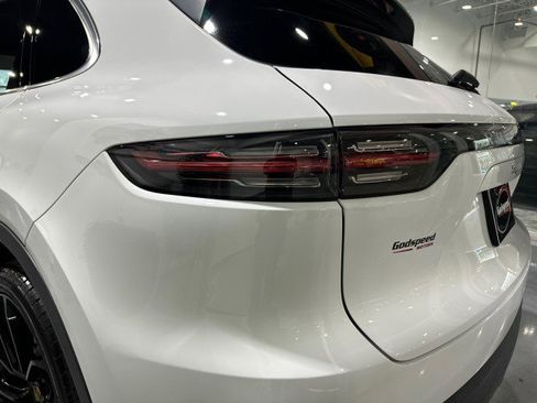 Used 2019 Porsche Cayenne AWD/4WD image 34