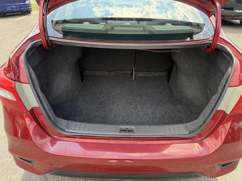 Used 2019 Nissan Sentra SV w/ Special Edition Package FWD image 12