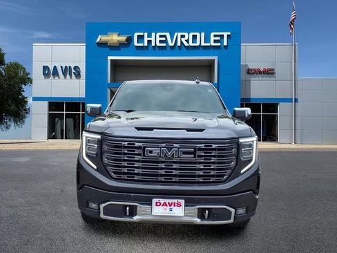 Used 2023 GMC Sierra 1500 Denali Ultimate AWD/4WD image 8