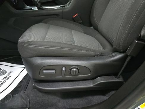 Used 2023 Chevrolet Traverse LT w/ Rear Camera Mirror Package AWD/4WD image 16