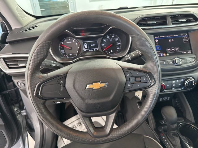 Used 2023 Chevrolet TrailBlazer LS w/ LPO, Blackout Package FWD image 28