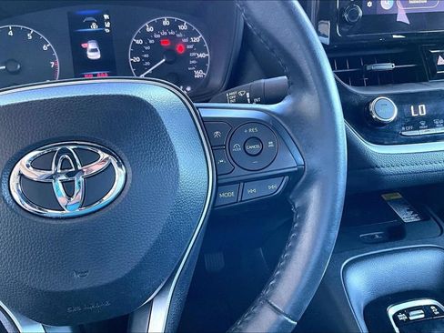Used 2024 Toyota Corolla SE w/ SE Premium Package FWD image 8