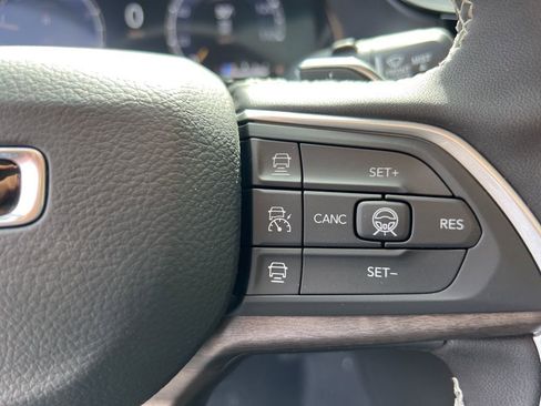 New 2026 Jeep Grand Cherokee L Limited w/ Limited Altitude Package AWD/4WD image 14