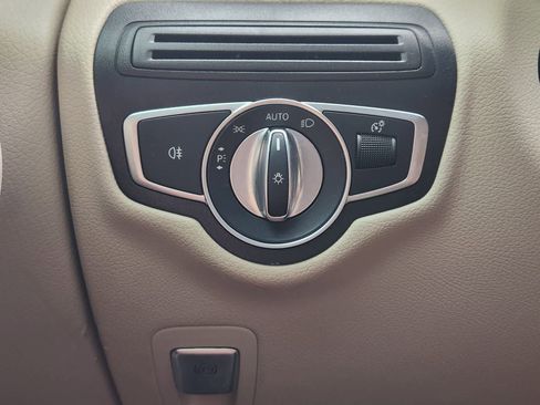 Used 2019 Mercedes-Benz GLC 300 image 21