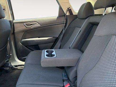Used 2024 Kia Sportage LX AWD/4WD image 14