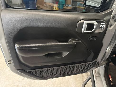 Used 2022 Jeep Gladiator Sport AWD/4WD image 31