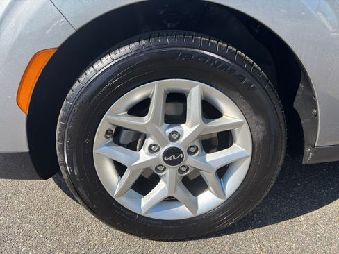 Used 2025 Kia Soul LX w/ LX Technology Package image 28