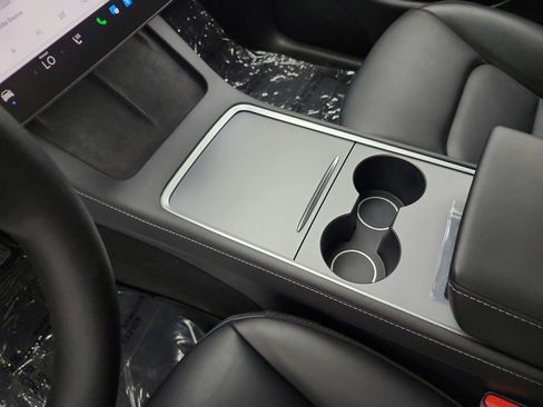 Used 2024 Tesla Model Y Long Range AWD/4WD image 10