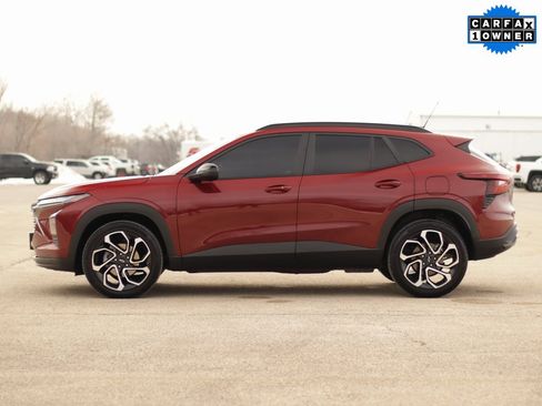 Used 2025 Chevrolet Trax RS w/ Driver Confidence Package image 4