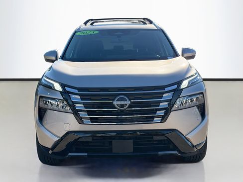 Used 2025 Nissan Rogue Platinum image 8