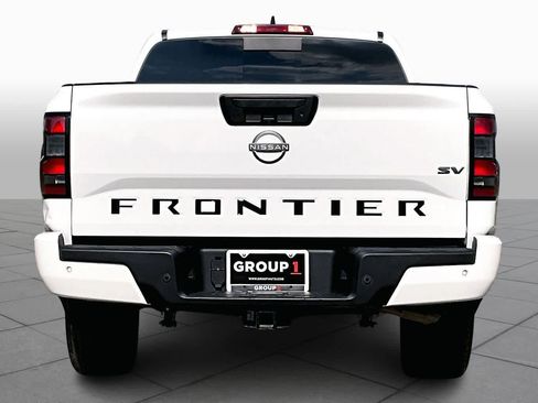 Used 2023 Nissan Frontier SV w/ SV Convenience Package RWD image 5