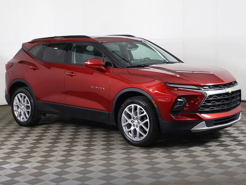 Used 2024 Chevrolet Blazer LT FWD image 2