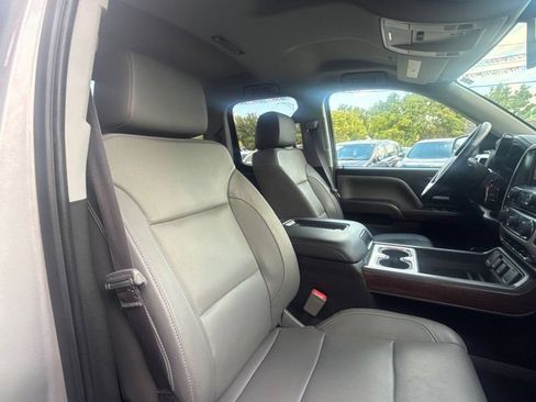 Used 2017 GMC Sierra 1500 SLT w/ SLT Premium Package AWD/4WD image 18