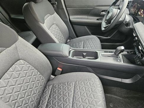 Used 2026 Nissan Kicks SV image 10