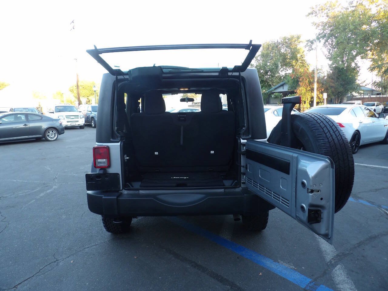 Used 2013 Jeep Wrangler Sport w/ Connectivity Group AWD/4WD image 10