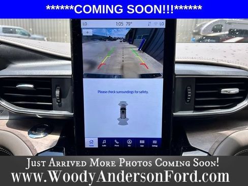 Used 2024 Ford Explorer Platinum w/ Technology Package AWD/4WD image 13