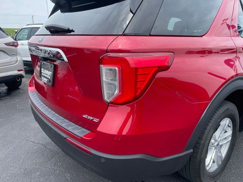 Used 2022 Ford Explorer XLT AWD/4WD image 30