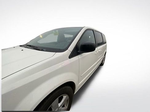 Used 2013 Dodge Grand Caravan SE image 2