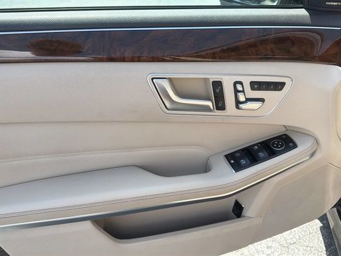 Used 2014 Mercedes-Benz E 350 4MATIC Wagon image 10