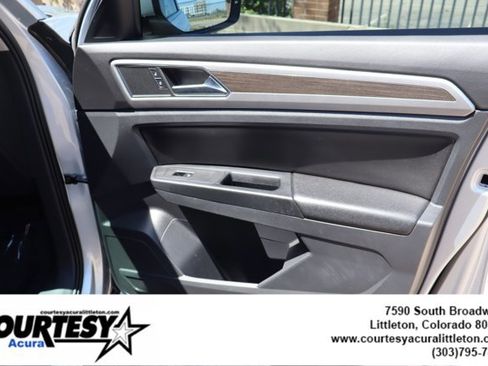 Used 2018 Volkswagen Atlas SEL AWD/4WD image 33