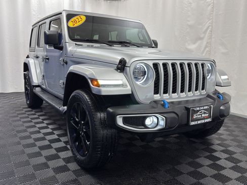 Used 2023 Jeep Wrangler Sahara w/ Cold Weather Group image 14