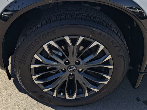 Used 2024 Nissan Rogue Platinum w/ Platinum Premium Package image 7