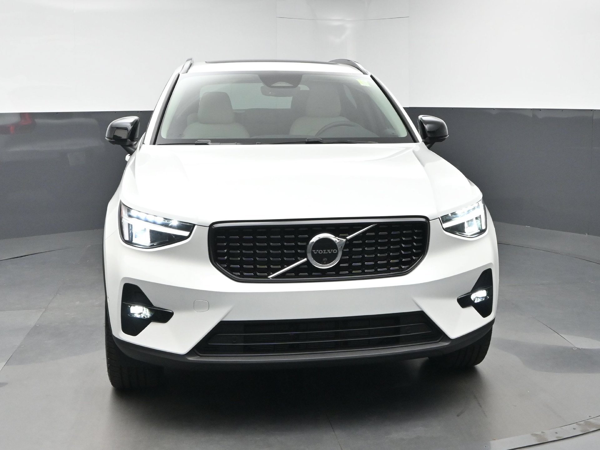 New 2026 Volvo XC40 B4 Plus w/ Protection Package Premier FWD image 2