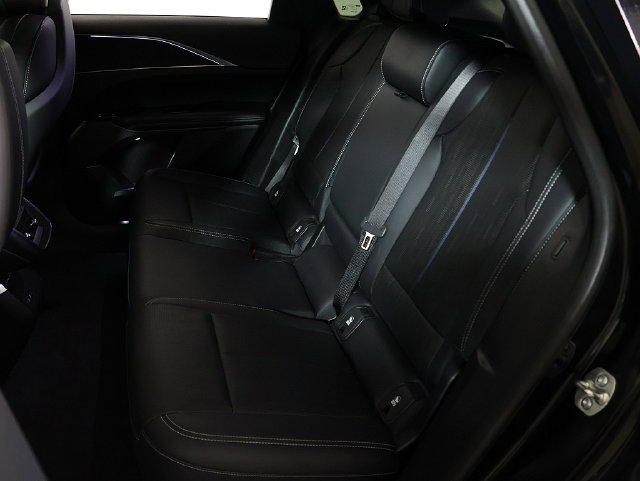 Used 2024 Cadillac Lyriq Luxury AWD/4WD image 14