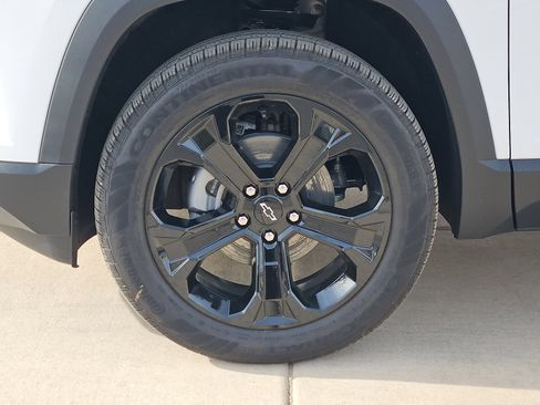 New 2026 Chevrolet Equinox LT FWD image 9