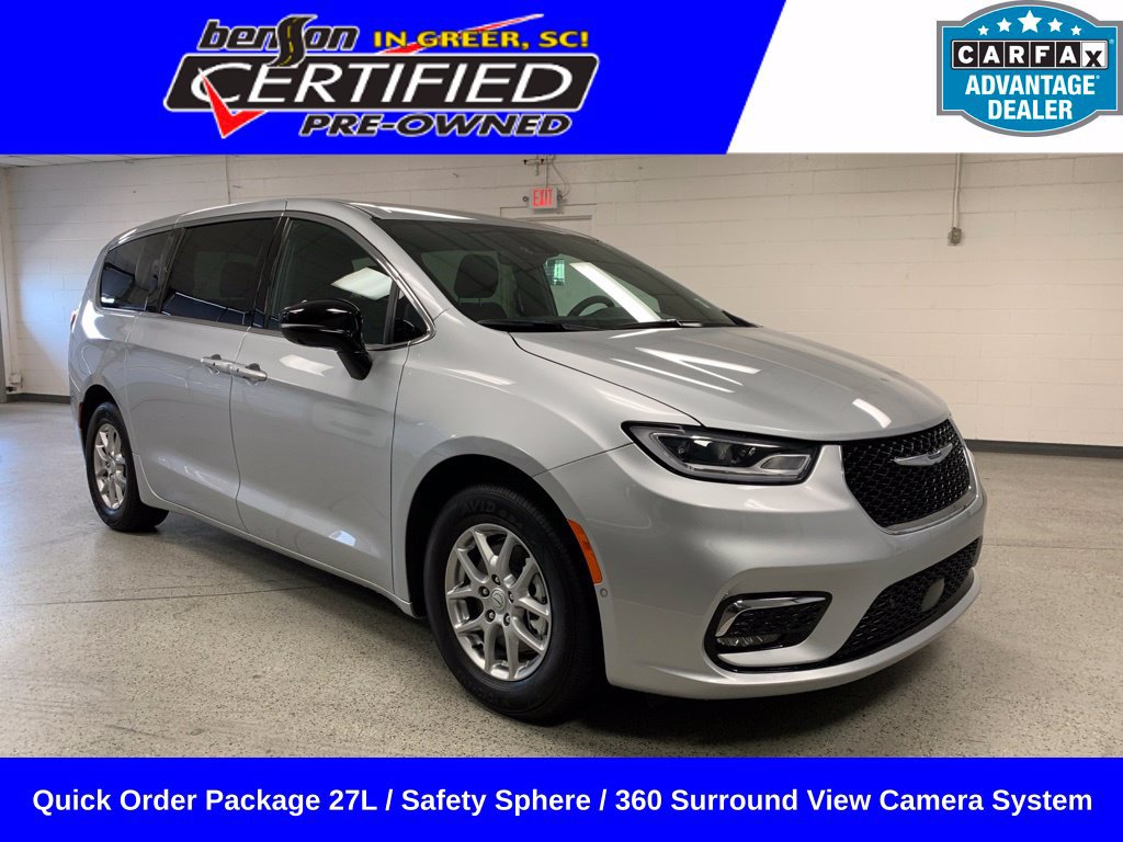 Used 2026 Chrysler Pacifica Select FWD image 1