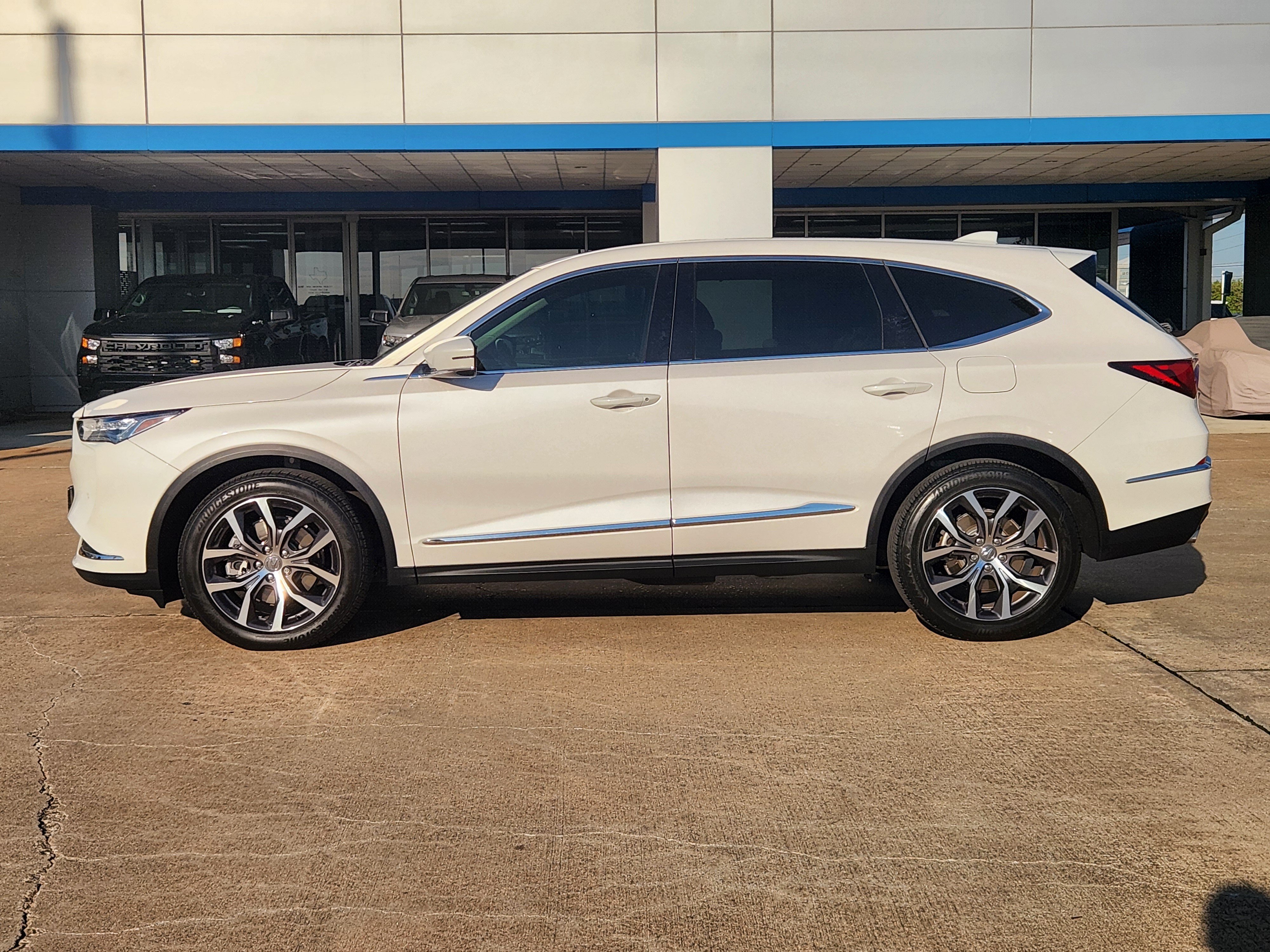 Used 2024 Acura MDX w/ Technology Package FWD image 5