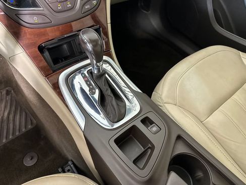 Used 2016 Buick Regal FWD image 19