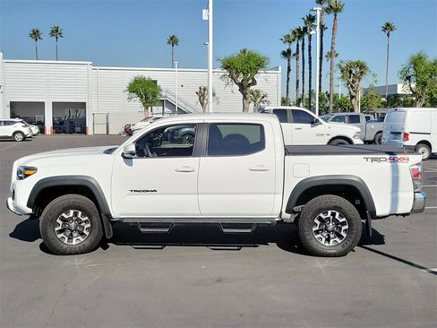 Used 2023 Toyota Tacoma TRD Off-Road image 2