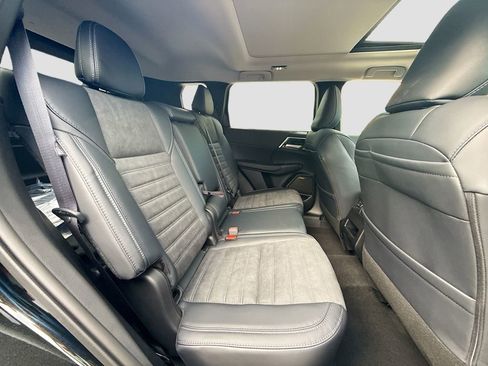 New 2026 Mitsubishi Outlander SE image 29